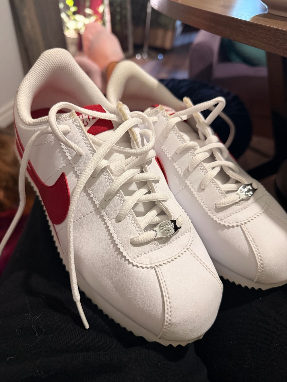 Nike White Leather Sneakers with Red Swoosh Youth 7/ Womens 8.5
